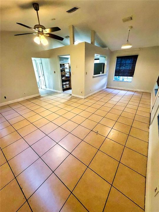 For Rent: $1,750 (3 beds, 2 baths, 1056 Square Feet)