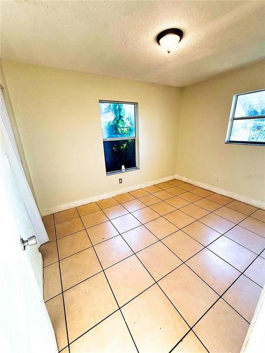 For Rent: $1,750 (3 beds, 2 baths, 1056 Square Feet)