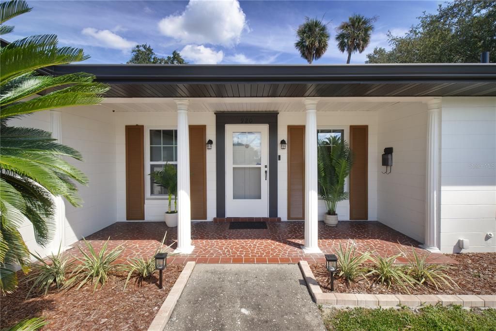 For Rent: $2,400 (4 beds, 3 baths, 1900 Square Feet)