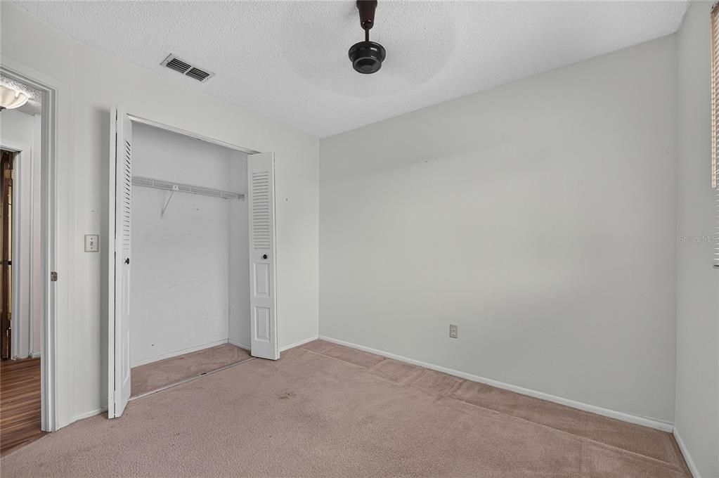 For Sale: $275,000 (3 beds, 2 baths, 1041 Square Feet)