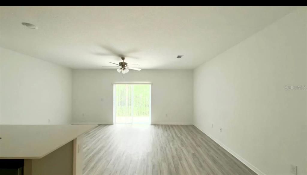 В аренду: $1,900 (3 спален, 2 ванн, 1515 Квадратных фут)