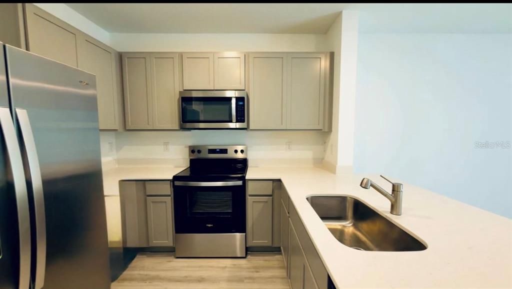 В аренду: $1,900 (3 спален, 2 ванн, 1515 Квадратных фут)