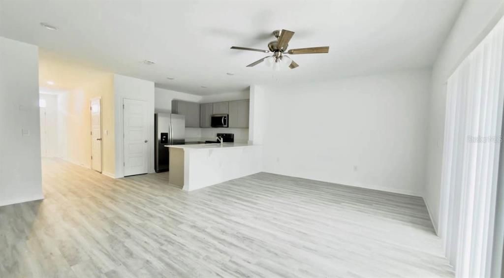 В аренду: $1,900 (3 спален, 2 ванн, 1515 Квадратных фут)