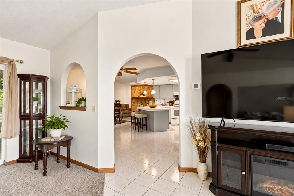 En Venta: $379,900 (3 camas, 2 baños, 1902 Pies cuadrados)