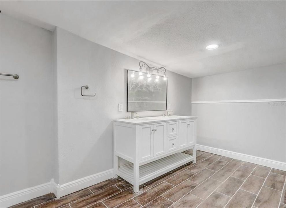 For Sale: $239,900 (2 beds, 2 baths, 1345 Square Feet)