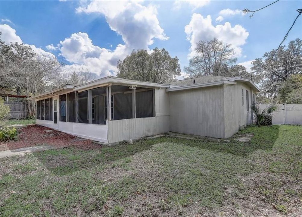 For Sale: $239,900 (2 beds, 2 baths, 1345 Square Feet)