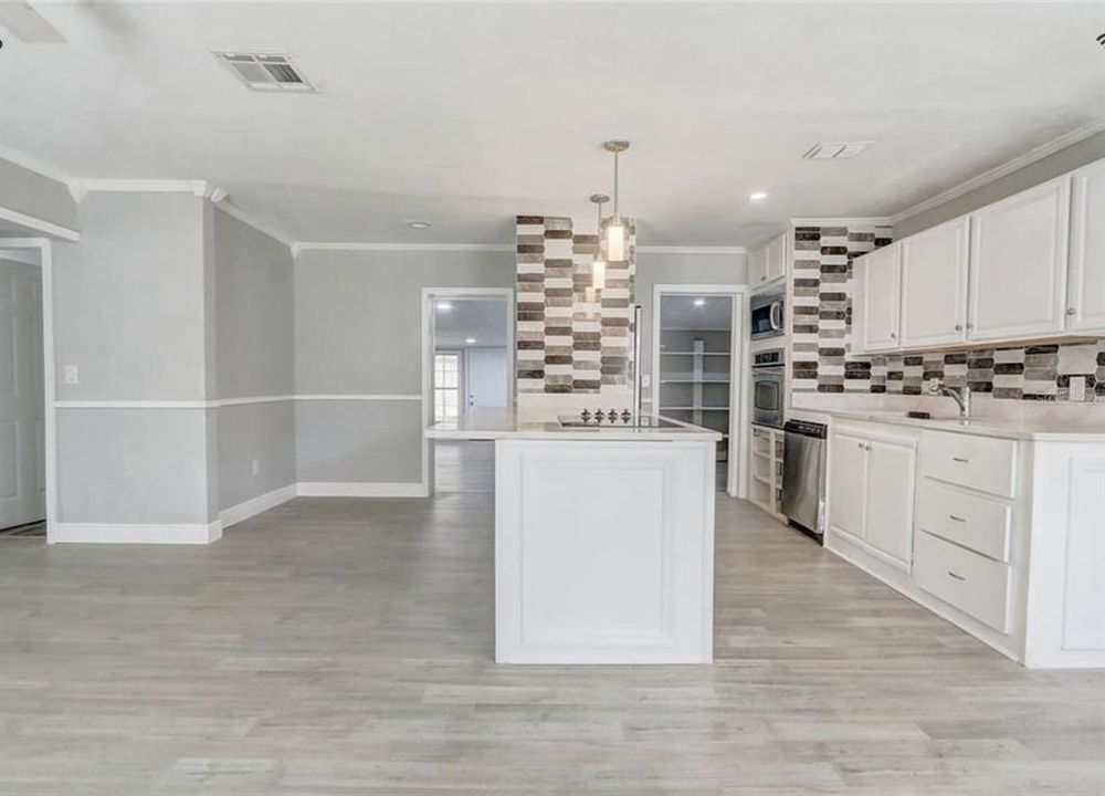 For Sale: $239,900 (2 beds, 2 baths, 1345 Square Feet)