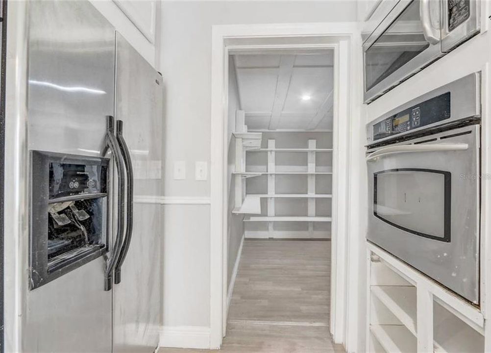For Sale: $239,900 (2 beds, 2 baths, 1345 Square Feet)