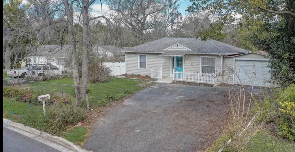 For Sale: $239,900 (2 beds, 2 baths, 1345 Square Feet)