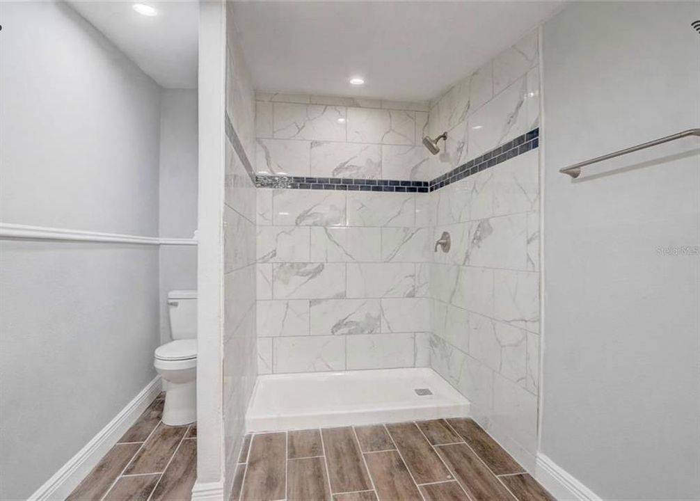 For Sale: $239,900 (2 beds, 2 baths, 1345 Square Feet)