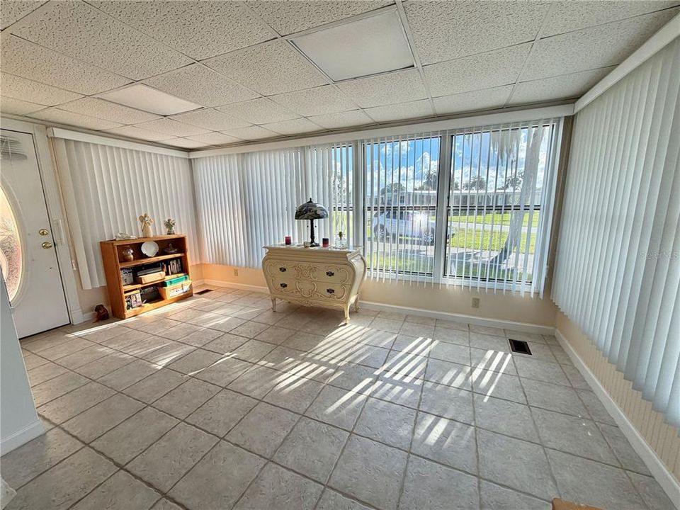 En Venta: $139,900 (2 camas, 2 baños, 1370 Pies cuadrados)