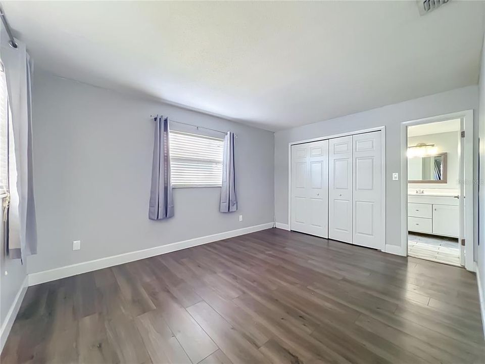 For Sale: $405,000 (4 beds, 2 baths, 1530 Square Feet)