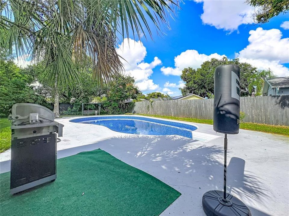 For Sale: $405,000 (4 beds, 2 baths, 1530 Square Feet)