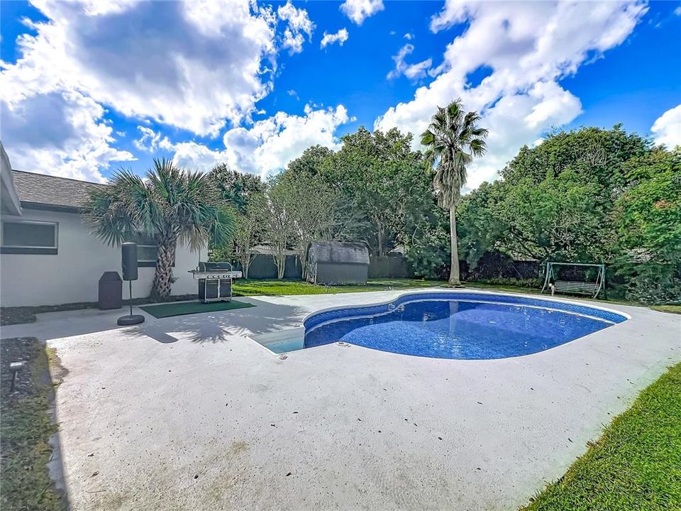 For Sale: $405,000 (4 beds, 2 baths, 1530 Square Feet)