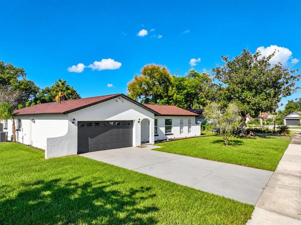 For Sale: $405,000 (4 beds, 2 baths, 1530 Square Feet)