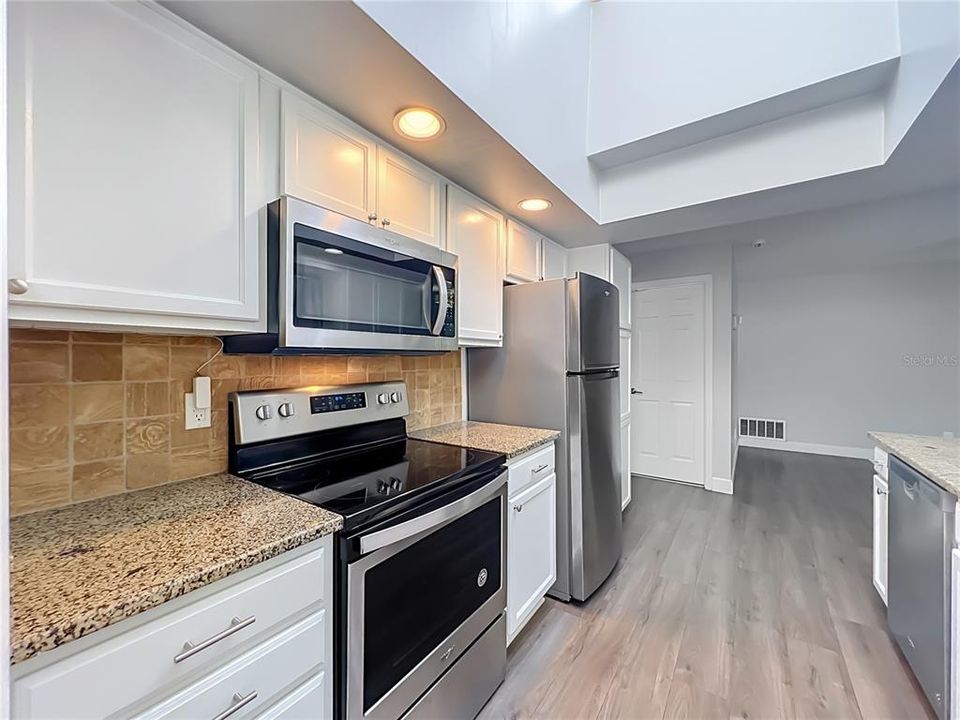 For Sale: $405,000 (4 beds, 2 baths, 1530 Square Feet)
