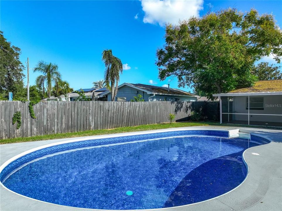 For Sale: $405,000 (4 beds, 2 baths, 1530 Square Feet)