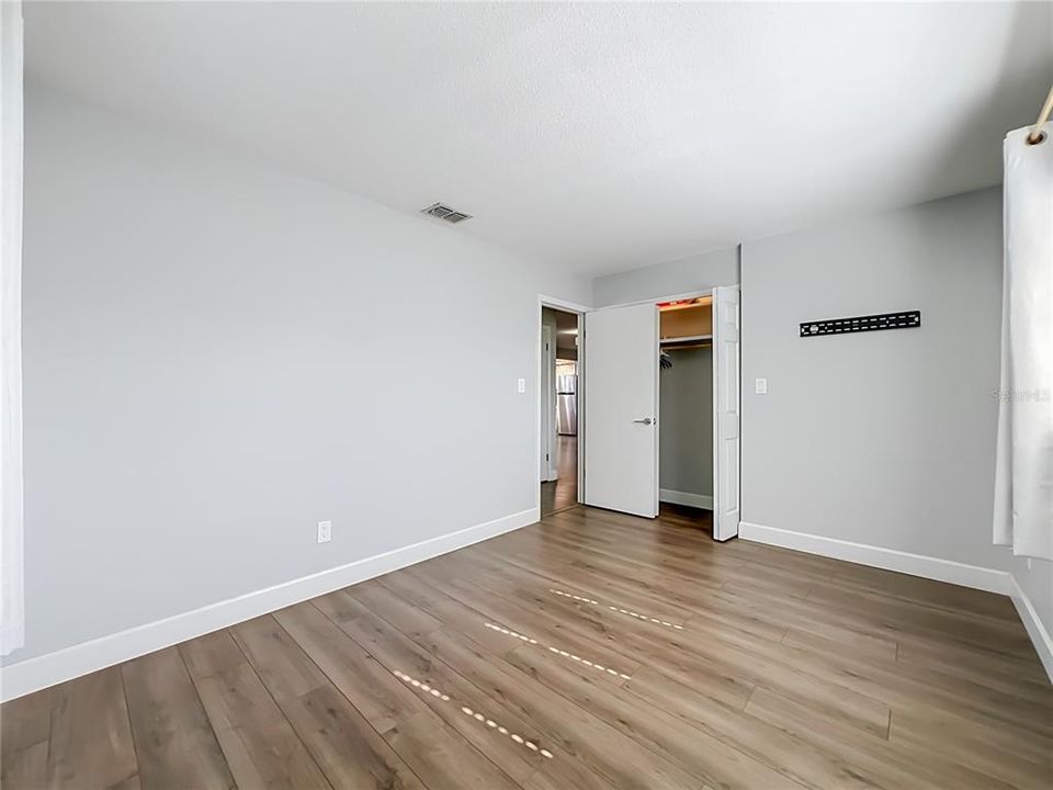 For Sale: $405,000 (4 beds, 2 baths, 1530 Square Feet)