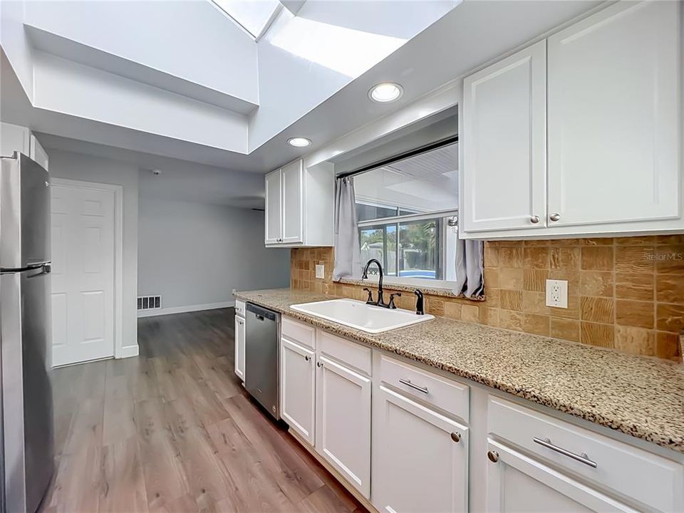 For Sale: $405,000 (4 beds, 2 baths, 1530 Square Feet)