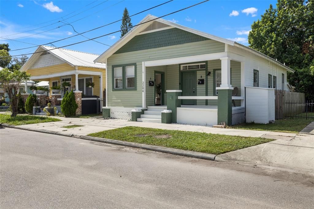 For Sale: $399,999 (2 beds, 0 baths, 1114 Square Feet)