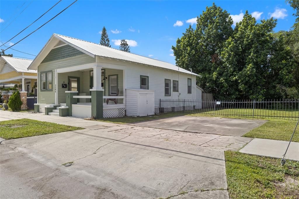 For Sale: $399,999 (2 beds, 0 baths, 1114 Square Feet)