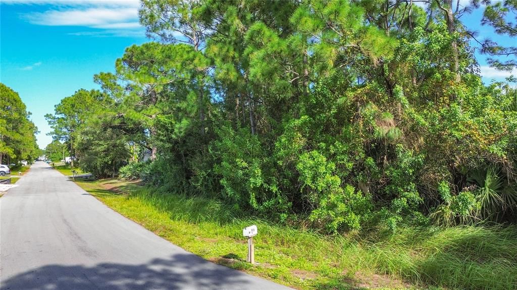 На продажу: $49,900 (0.21 acres)
