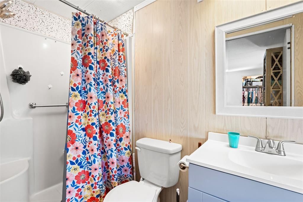 For Sale: $225,000 (4 beds, 2 baths, 1272 Square Feet)