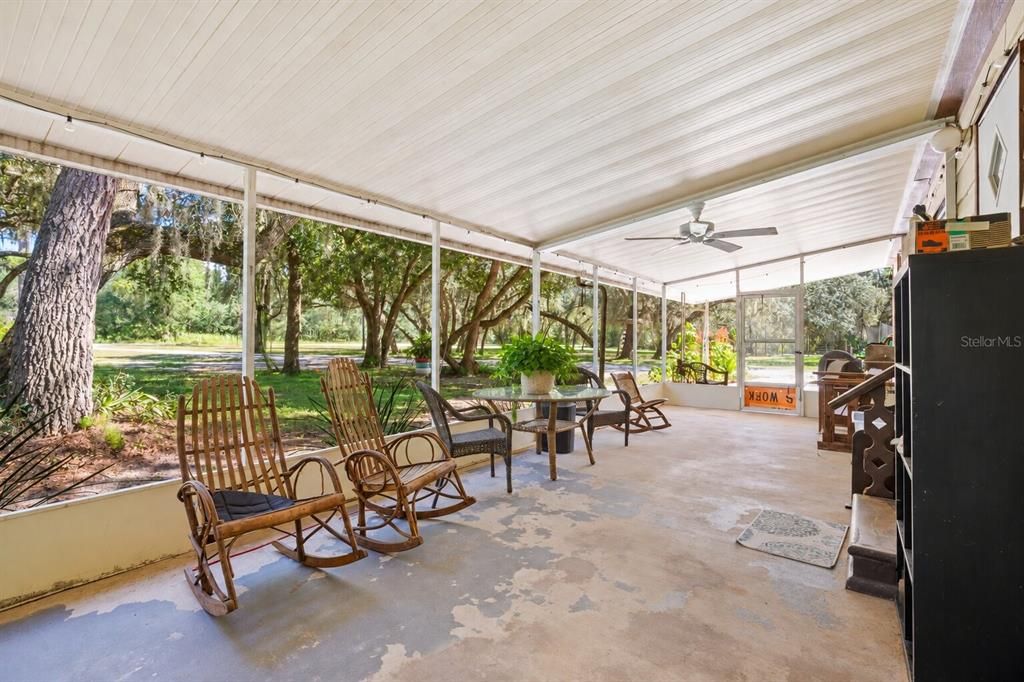 For Sale: $225,000 (4 beds, 2 baths, 1272 Square Feet)