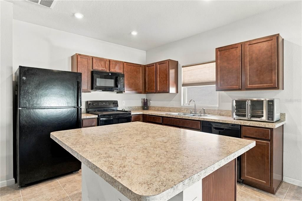 На продажу: $295,000 (3 спален, 2 ванн, 1292 Квадратных фут)