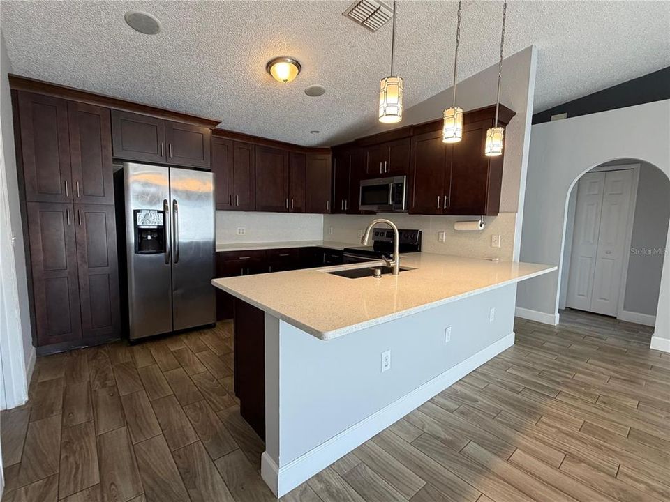 В аренду: $2,200 (3 спален, 2 ванн, 1328 Квадратных фут)