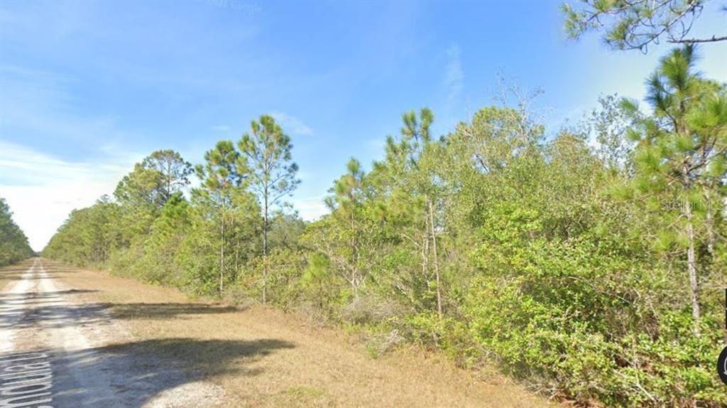 На продажу: $13,500 (0.50 acres)