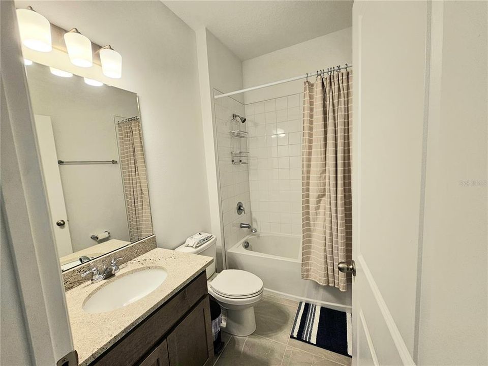For Rent: $2,500 (4 beds, 2 baths, 1627 Square Feet)