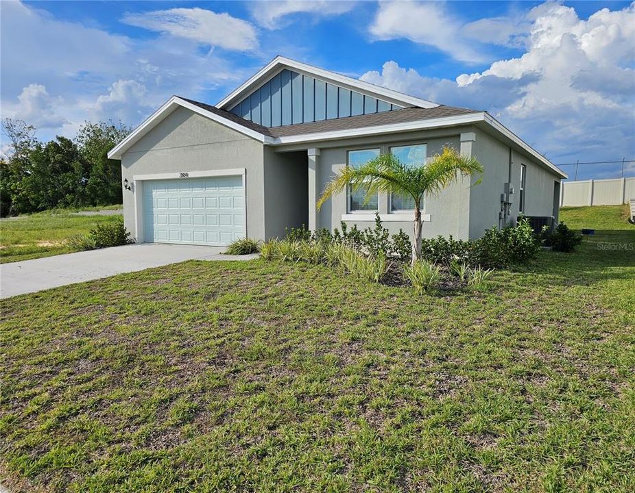 For Rent: $2,500 (4 beds, 2 baths, 1627 Square Feet)