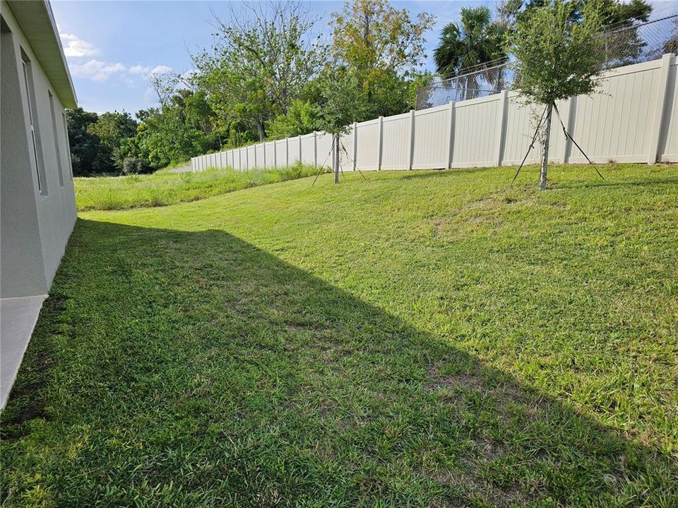 For Rent: $2,500 (4 beds, 2 baths, 1627 Square Feet)