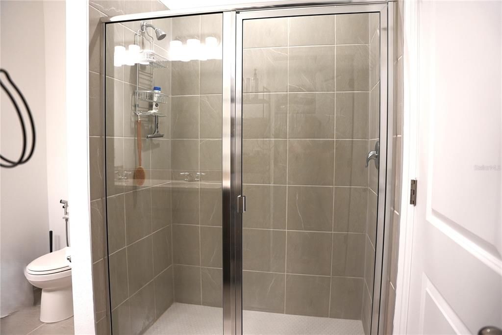For Rent: $2,500 (4 beds, 2 baths, 1627 Square Feet)