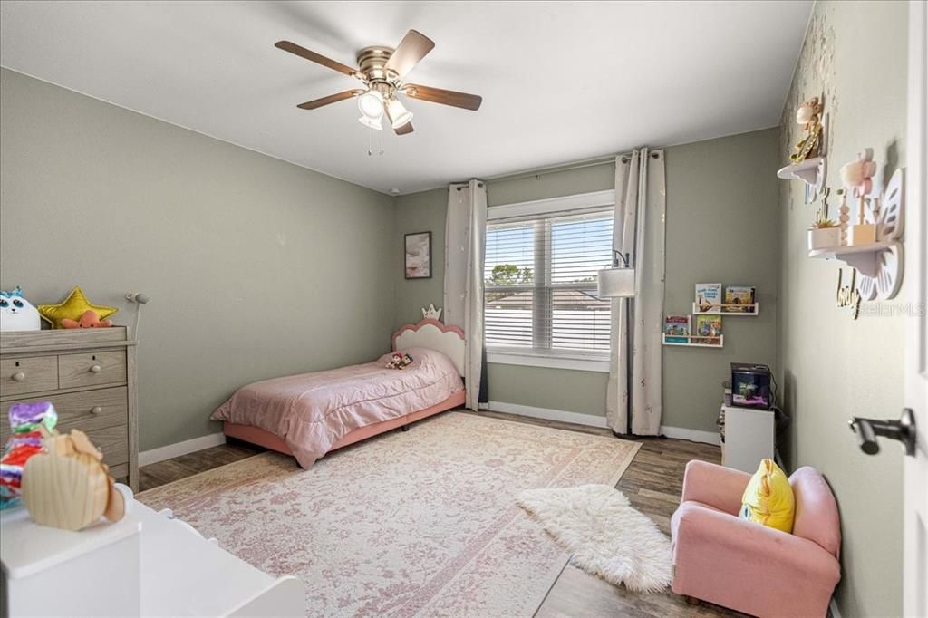 For Sale: $285,000 (3 beds, 2 baths, 1471 Square Feet)