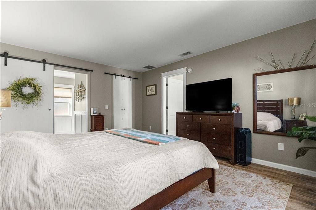 For Sale: $285,000 (3 beds, 2 baths, 1471 Square Feet)