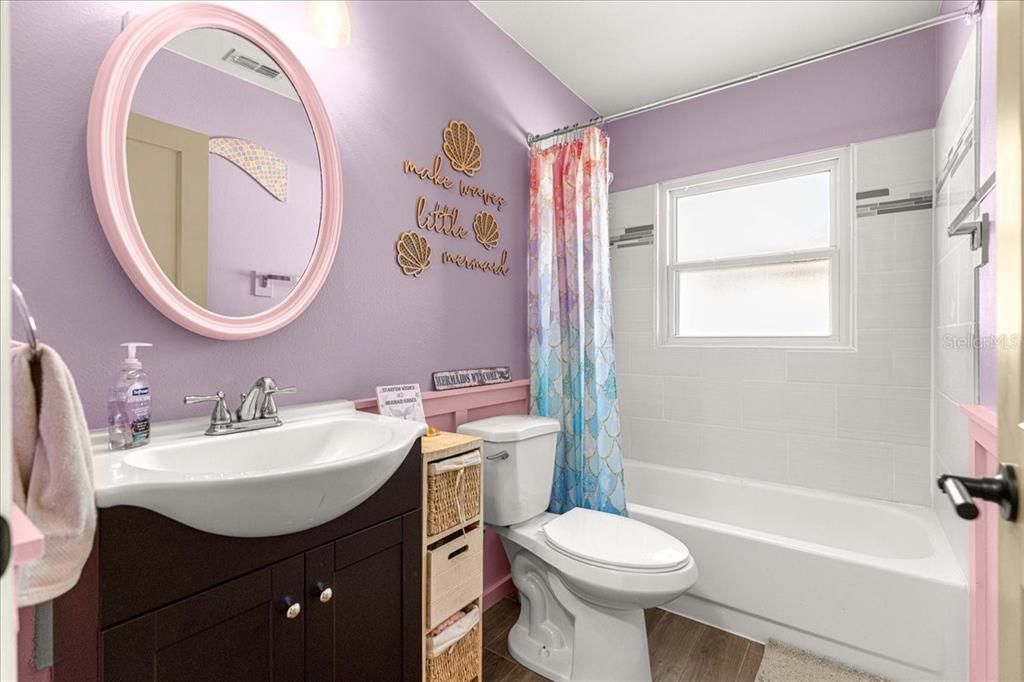 For Sale: $285,000 (3 beds, 2 baths, 1471 Square Feet)