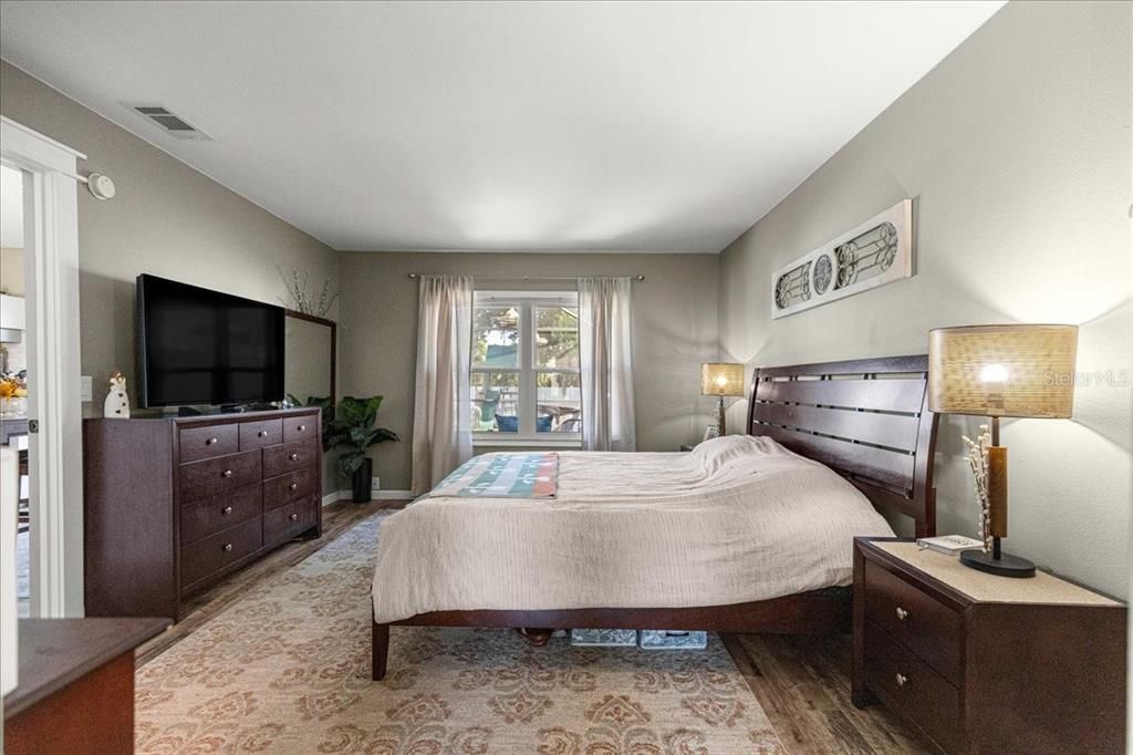 For Sale: $285,000 (3 beds, 2 baths, 1471 Square Feet)
