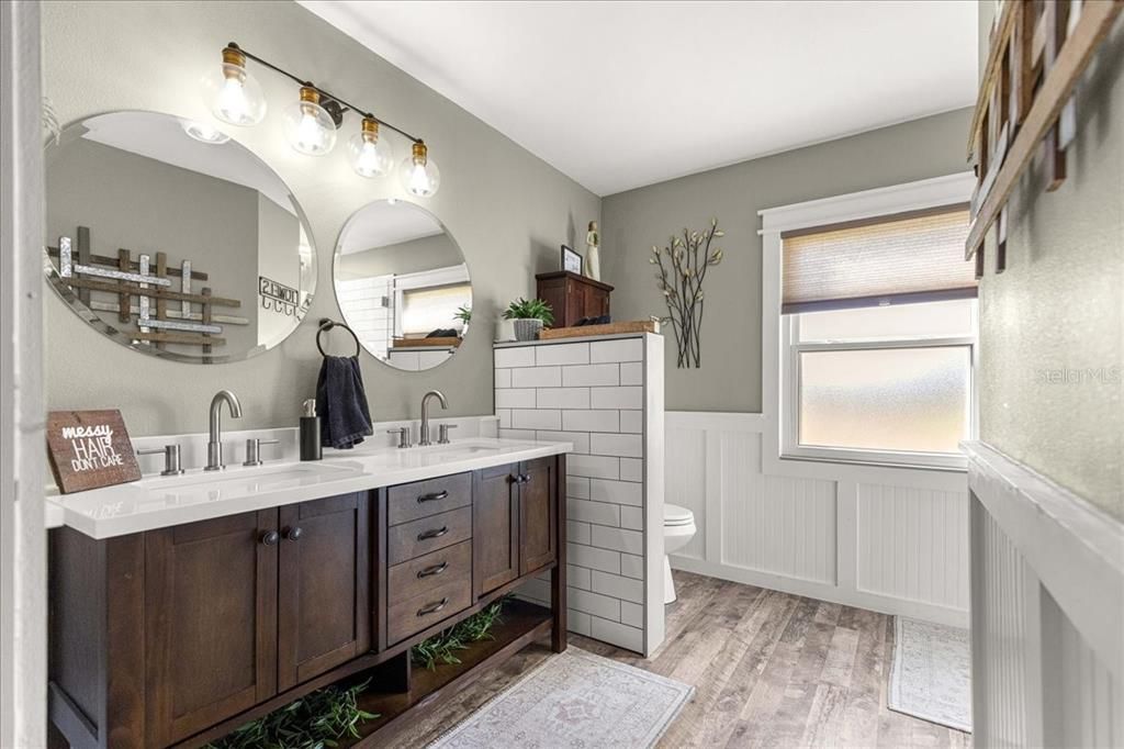 For Sale: $285,000 (3 beds, 2 baths, 1471 Square Feet)