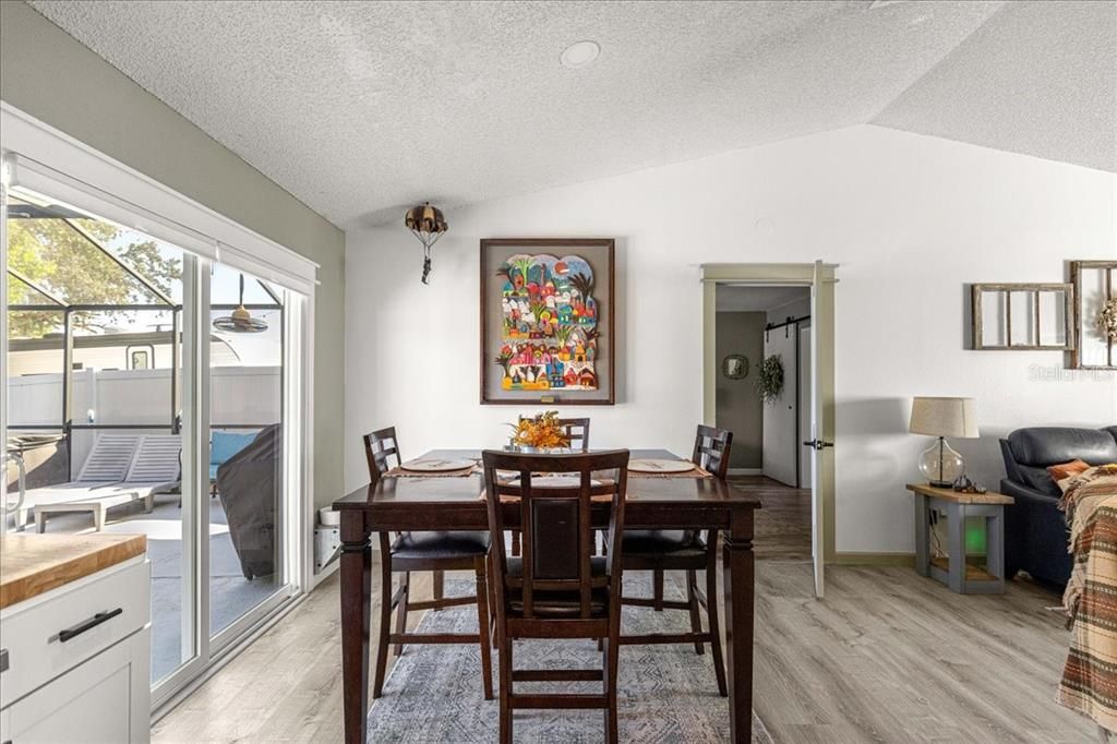 For Sale: $285,000 (3 beds, 2 baths, 1471 Square Feet)