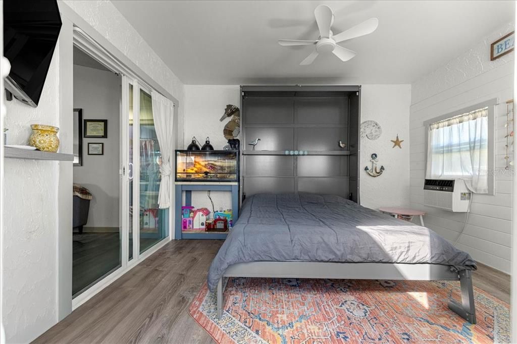 For Sale: $285,000 (3 beds, 2 baths, 1471 Square Feet)