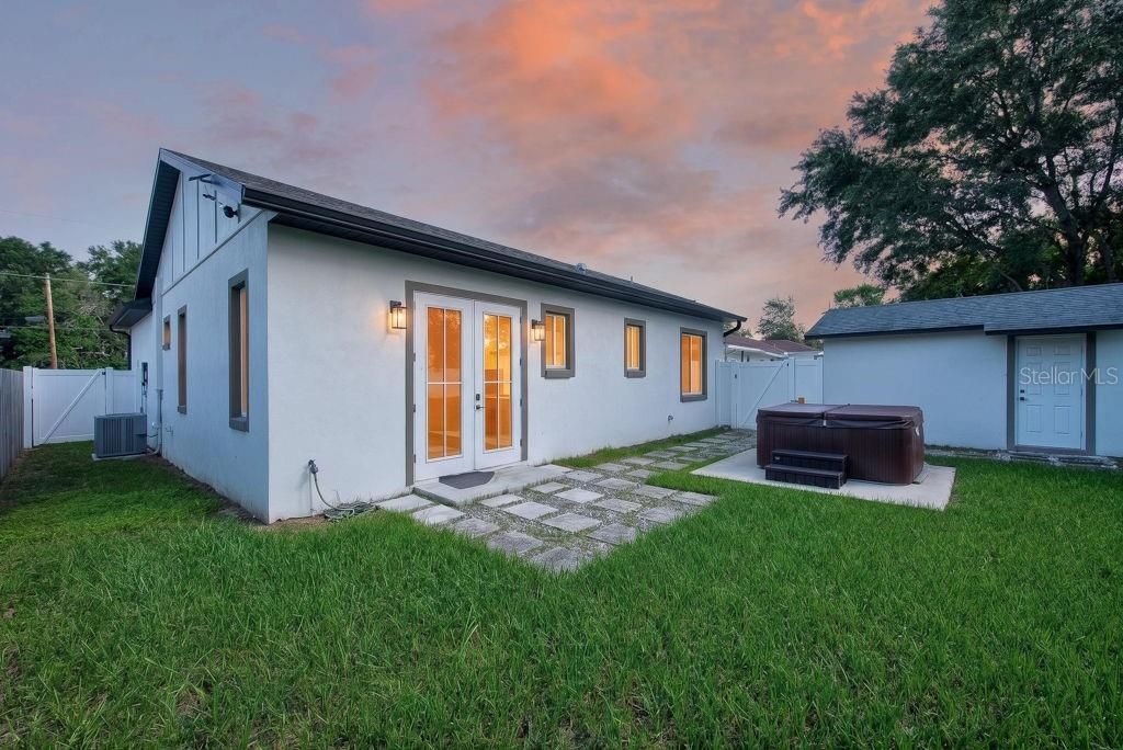 En Venta: $545,000 (3 camas, 2 baños, 1570 Pies cuadrados)