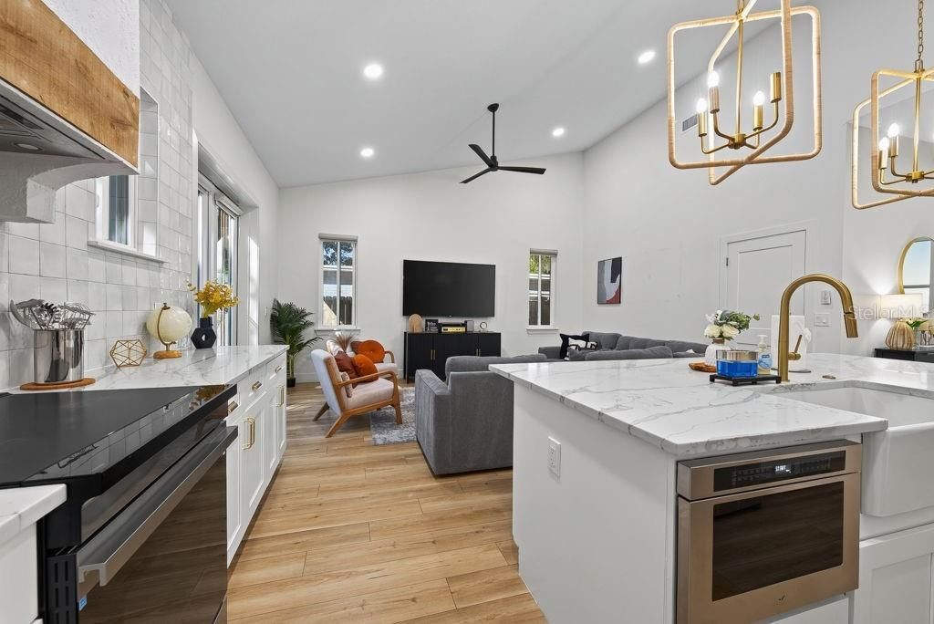 En Venta: $545,000 (3 camas, 2 baños, 1570 Pies cuadrados)