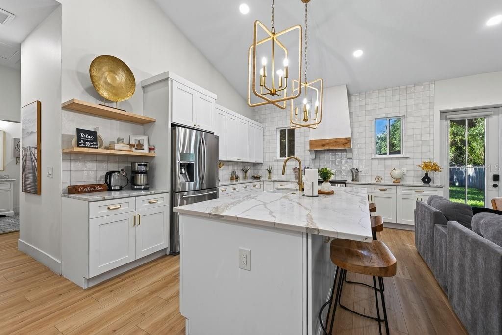 En Venta: $545,000 (3 camas, 2 baños, 1570 Pies cuadrados)