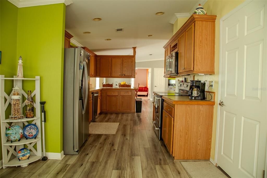 For Sale: $81,900 (2 beds, 2 baths, 1456 Square Feet)