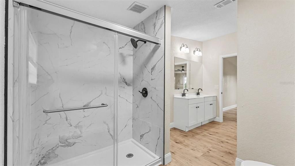 На продажу: $289,900 (4 спален, 2 ванн, 1920 Квадратных фут)