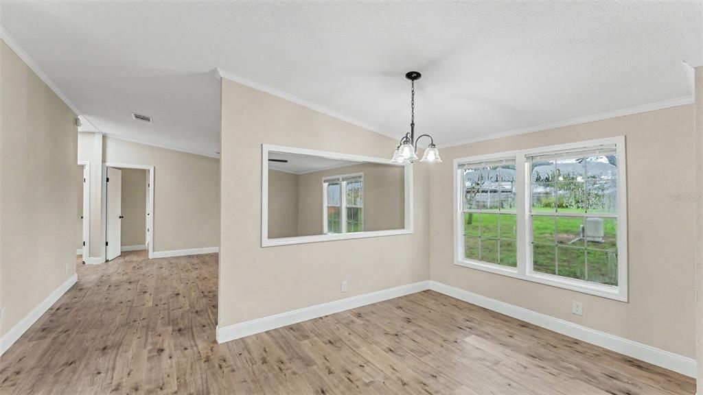 На продажу: $289,900 (4 спален, 2 ванн, 1920 Квадратных фут)