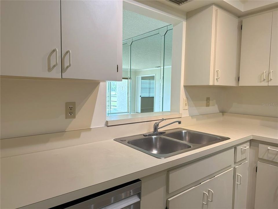 В аренду: $1,750 (2 спален, 2 ванн, 1118 Квадратных фут)