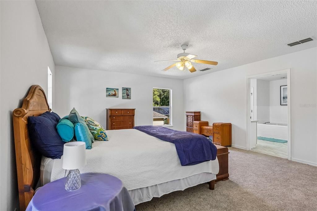 For Sale: $479,000 (4 beds, 2 baths, 2862 Square Feet)